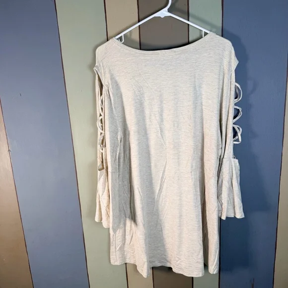 Plus size Boho Top with Bell-Sleeve and arm cut-outs-NWT-3XL - Picture 8 of 10